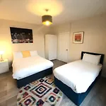 Cosy Home In Leeds, Free Wifi