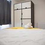 Modern 1-Bedroom Near Leeds Arena W Free Parking