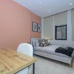 Fantastic Modern 1 Bedroom Leeds