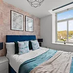 30 Percent Off! Beautiful Apartment In Dewsbury - Sleeps 6
