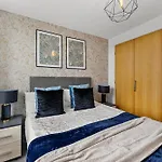30 Percent Off! Beautiful Apartment In Dewsbury - Sleeps 6