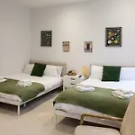 Grand Central Apartment - 2-Bedrooms - Sleeps 6 Comfortably - Perfect For Families - Contractors - Professionals