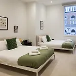 Grand Central Apartment - 2-Bedrooms - Sleeps 6 Comfortably - Perfect For Families - Contractors - Professionals