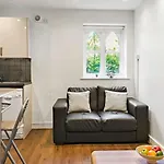 Grade 2 Listed Apartment In Leeds
