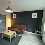 Modern 4 Bed House Close To City Centre