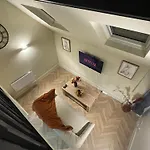 Luxury Mezzanine Apartment In Central Leeds