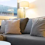 Elegant Flat In Prime Location -Sleeps 4 - Parking