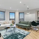 Modern 1Br Perfect Location!