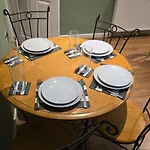 Cosy 3 Bedroom, 5 Bed House!