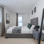2-Bedroom With 2 En-Suite - Leeds City Centre With Underground Parking