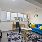 Corporate & Family Relocations - 3 Beds - Free Parking!