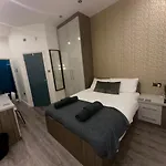 Two Bedroom Flat By Brookland Stays Serviced Accommodation Short Lets Leeds With Free Wifi