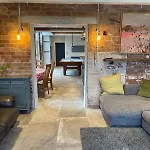 Luxury Escape With Cinema, Pool Table & Darts