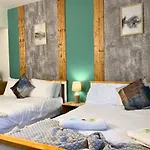 Hot Tub, Pool Table, Log Burner