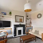 Stylish Home In Leeds 10 Mins From City Centre
