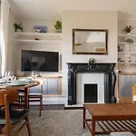 Stylish Home In Leeds 10 Mins From City Centre