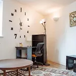 Modern 1-Bedroom Flat In Centre