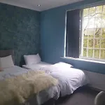 An Exquisite Deluxe Room In A Hotel - Free Parking - With Access To Resturant - Shisha Bar- Wine Bar