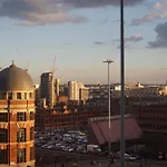 The Jade Emperors Suite - Sleeps 5 - City Centre - Flexible Check In - First Direct Arena 7Min Walk
