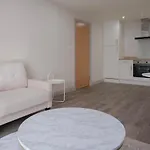 Charming 1-Bedroom Apartment In Leeds City Centre Perfect For Couples Or Solo Travelers