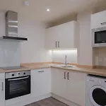 Charming 1-Bedroom Apartment In Leeds City Centre Perfect For Couples Or Solo Travelers