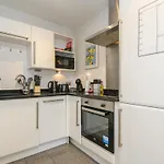 Central Luxury Apartment - Perfect For Business Stays