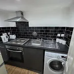 Cozy Studio Flat, 7Mins From Centre, Parking, Wifi & Netflix