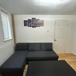 Cozy Flat At City Centres Door Step