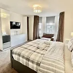 Holdsworth House Apartments