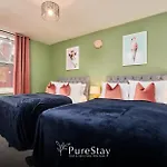 Large Leeds Home With Free Parking Sleeps 8