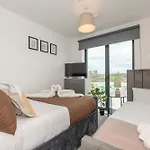 Springwell Suite - City Centre - Balcony & Pool Table - 3 Bed