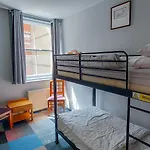 R S Hostels - Leeds