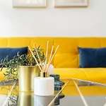 Leeds Apartment-Juliet Balcony