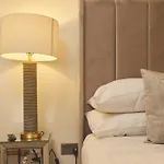 Deluxe City Modern Apt&Free Parking No Balcony