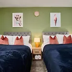 Perfect Contractor House In Leeds With 6 Beds By Purestay- 7 Night Min!
