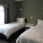 The Avenue Hotel
