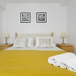 Live In Leeds Millenium Square Apartment
