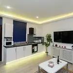 Towler House Apartments 6 Beds In 3 Bedrooms