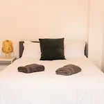 Impressive Urban Townhouse - Leeds City Centre