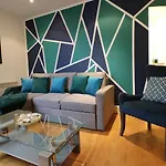 Heart Of Leeds City Centre Living - Sleeps 6