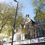 1 Bed Apt Close To Leeds Arena Sleeps Up To 4 People F5