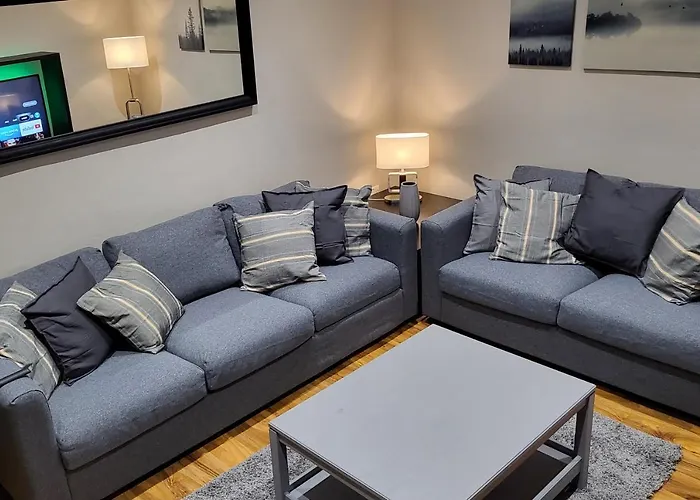 Kepler Residence Modern 4 Bedroom Property 1 Mile From Leeds Centre