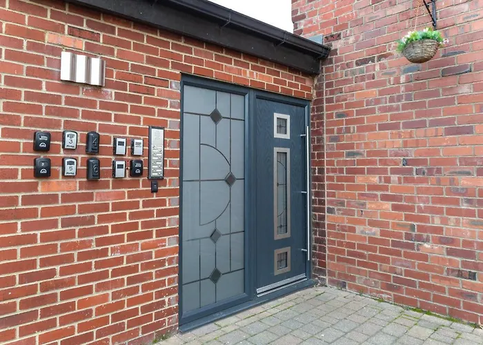 Modern Apartment Close To City Centre With Parking