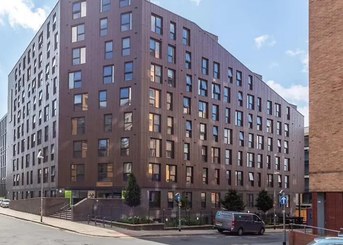 Vibrant Rooms For Students Only, Leeds - Sk