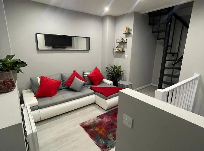 Unique Duplex Apartment Free Parking Free Wi-Fi 6 Minutes From Leeds City Centre