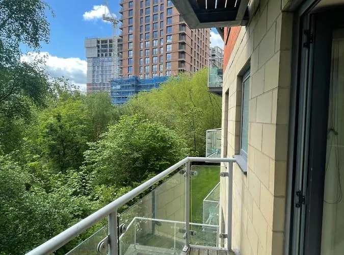2 Bedroom Apartment In Leeds City Centre