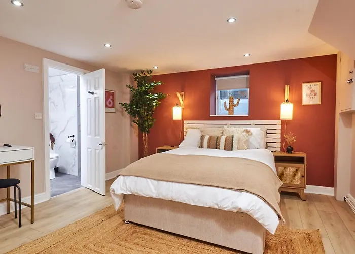 Homebird Property - Haddon House