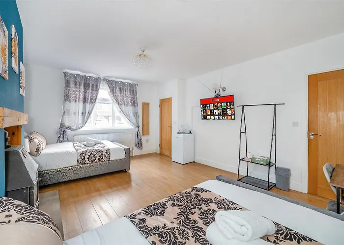 *Rd98Bl* For Your Most Relaxed & Cosy Stay + Free Parking + Free Fast Wifi *
