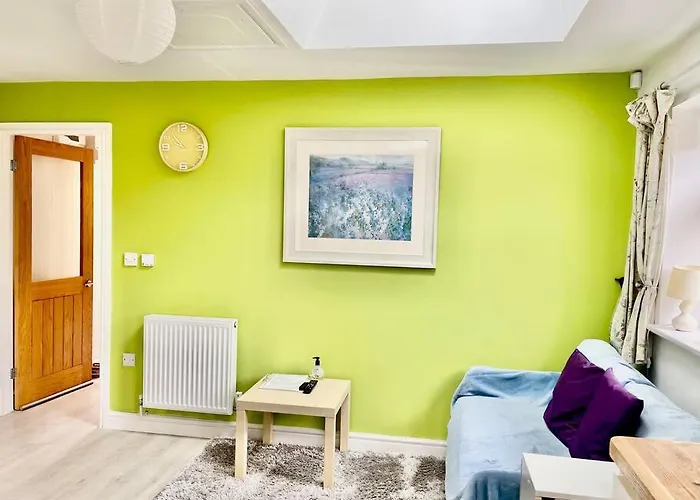 Entire Flat Free Parking Quiet Area *Self-Check In