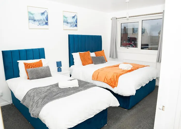 Stylish 3 Bed House With Free Parking